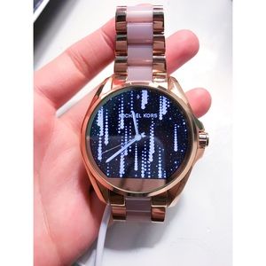 MICHEAL KORS ACCESS WATCH - ORIGINAL PACKAGING 💕✨